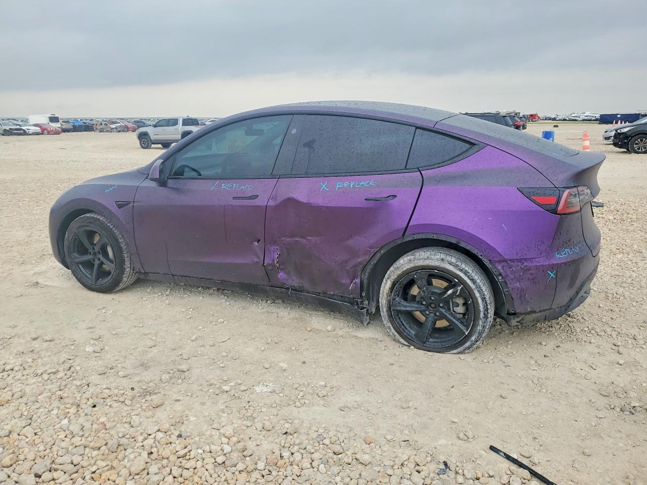 2024 TESLA MODEL Y