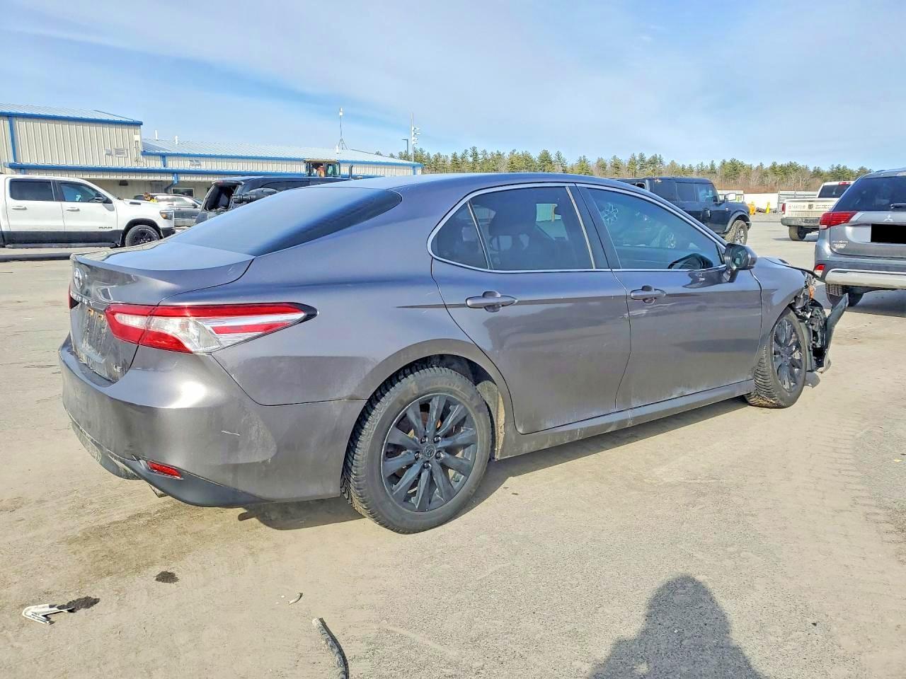 2018 TOYOTA CAMRY