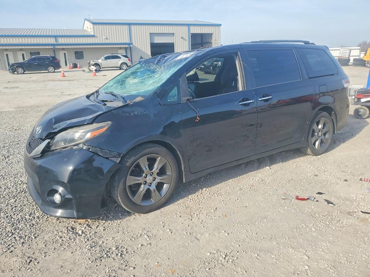 2016 TOYOTA SIENNA