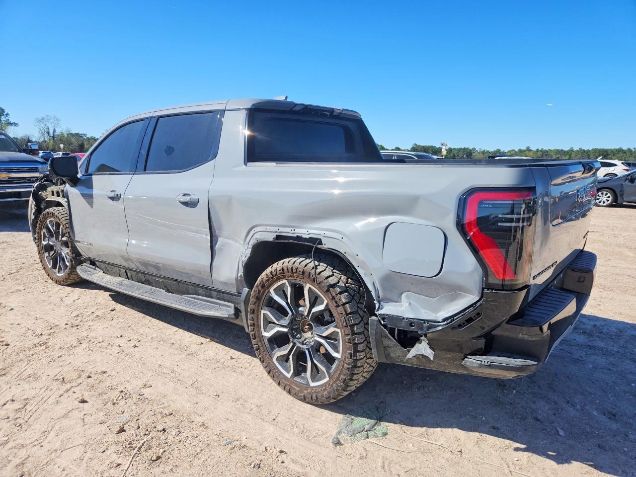 2025 GMC Sierra