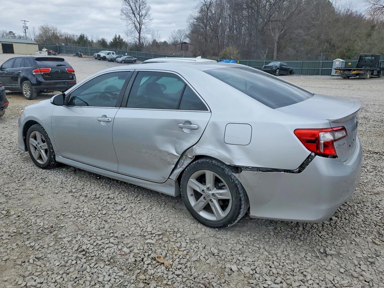2014 TOYOTA CAMRY