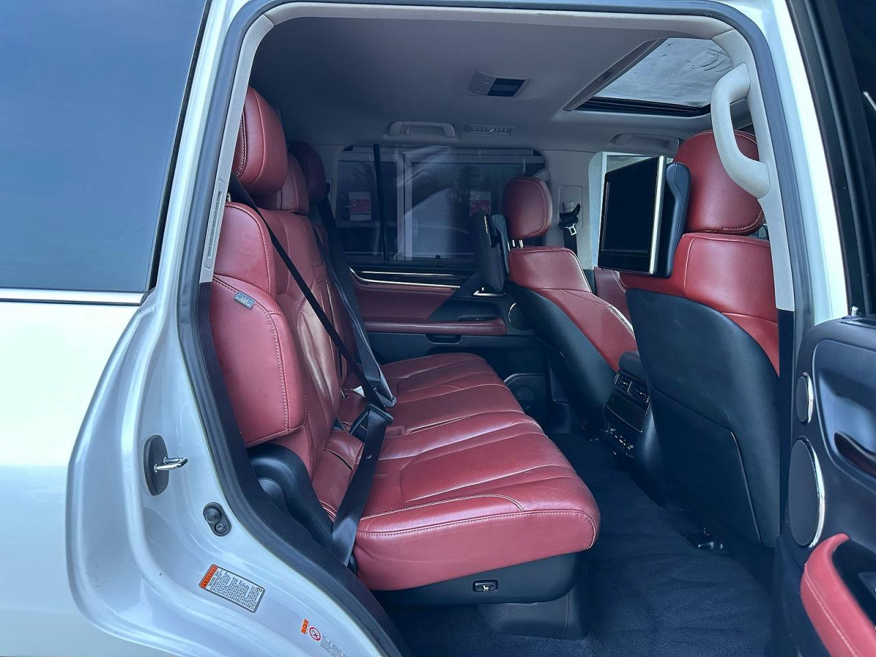 2016 LEXUS LX 570
