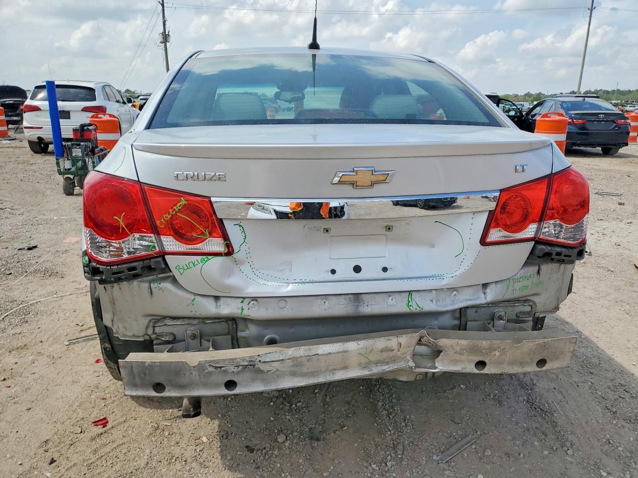 2011 CHEVROLET CRUZE