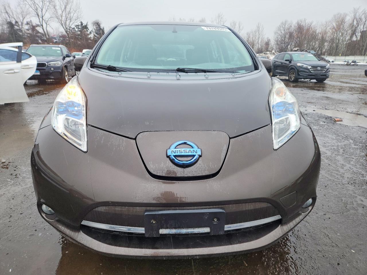 2017 NISSAN LEAF