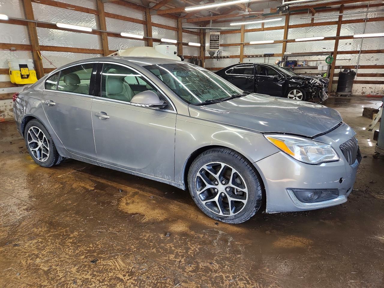 2017 BUICK Regal