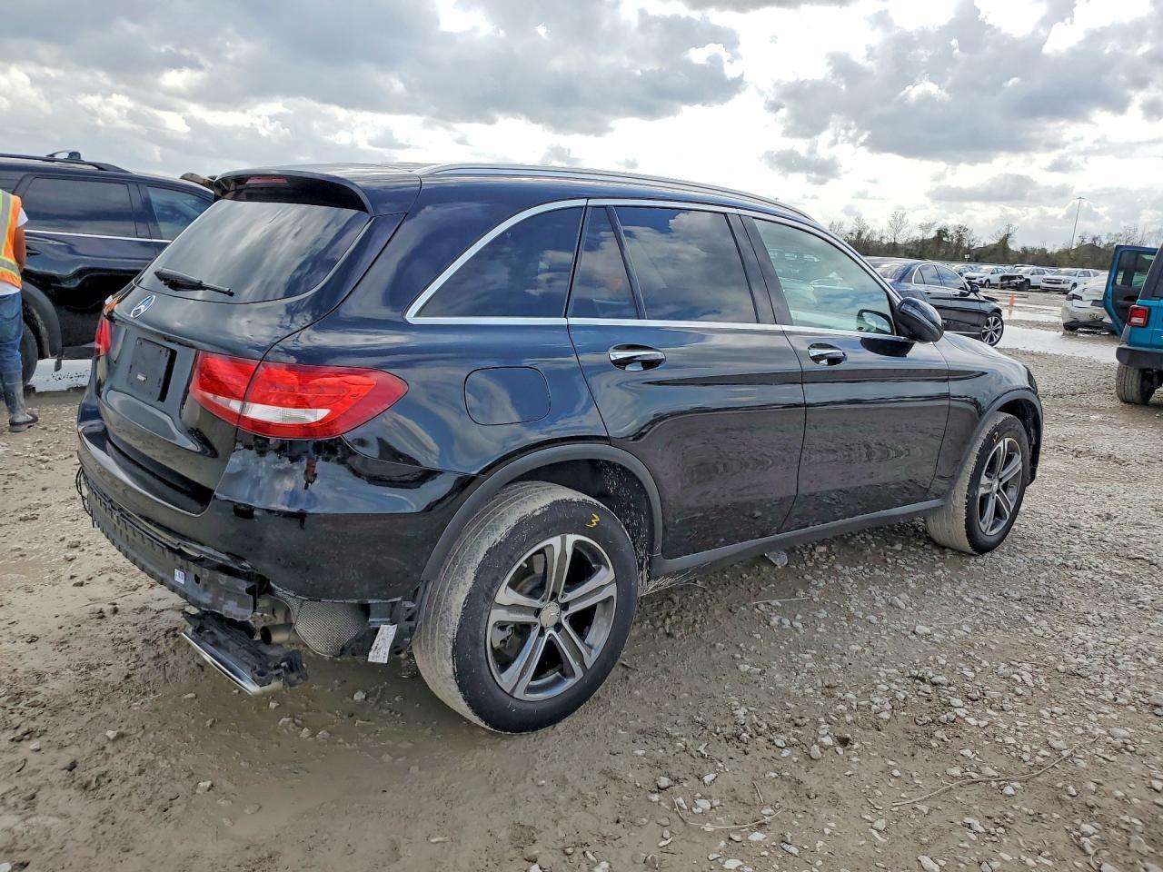 2016 MERCEDES-BENZ GLC-Class