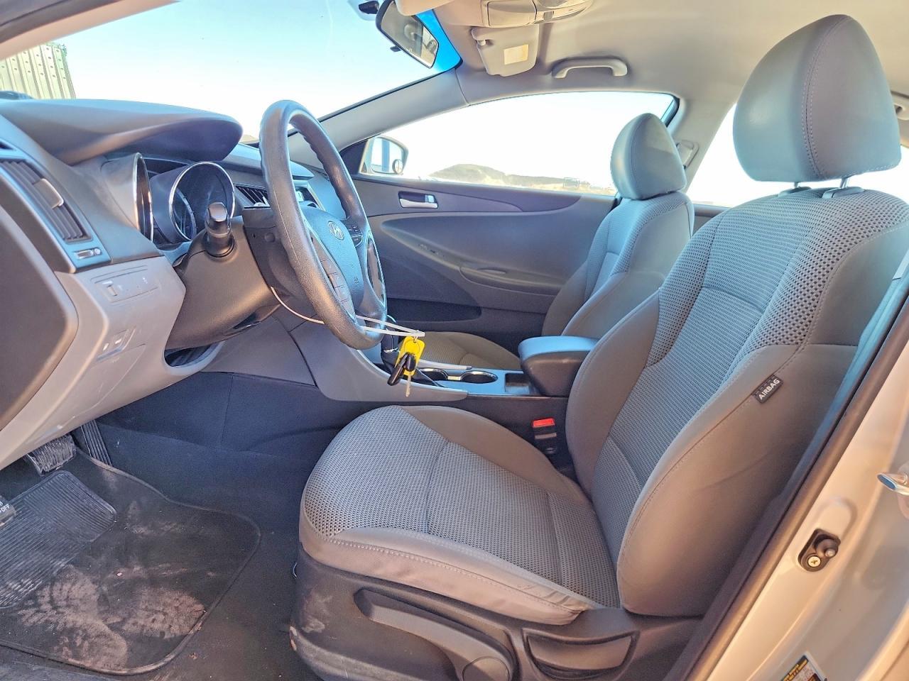 2011 HYUNDAI SONATA