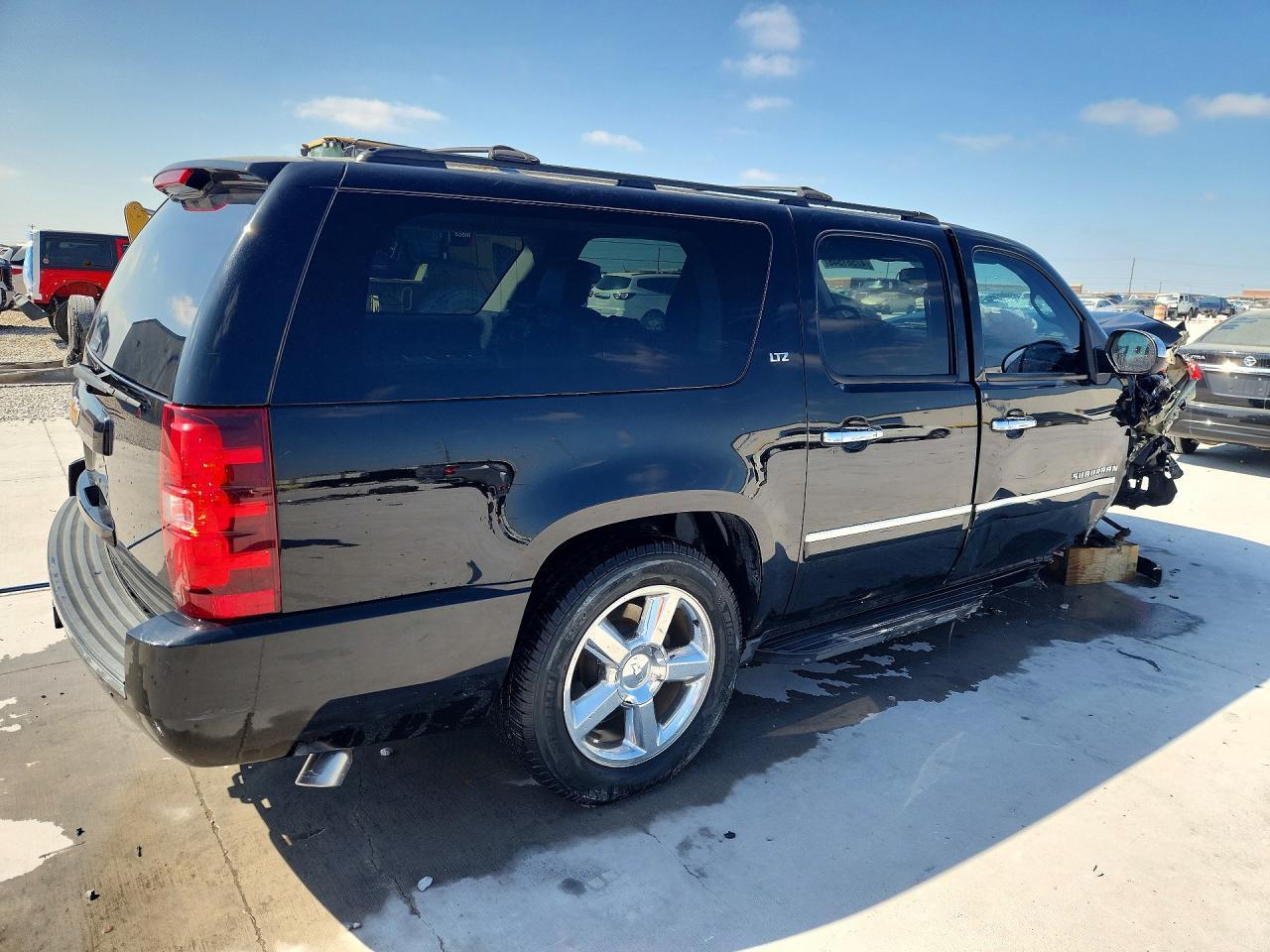 2013 CHEVROLET Suburban