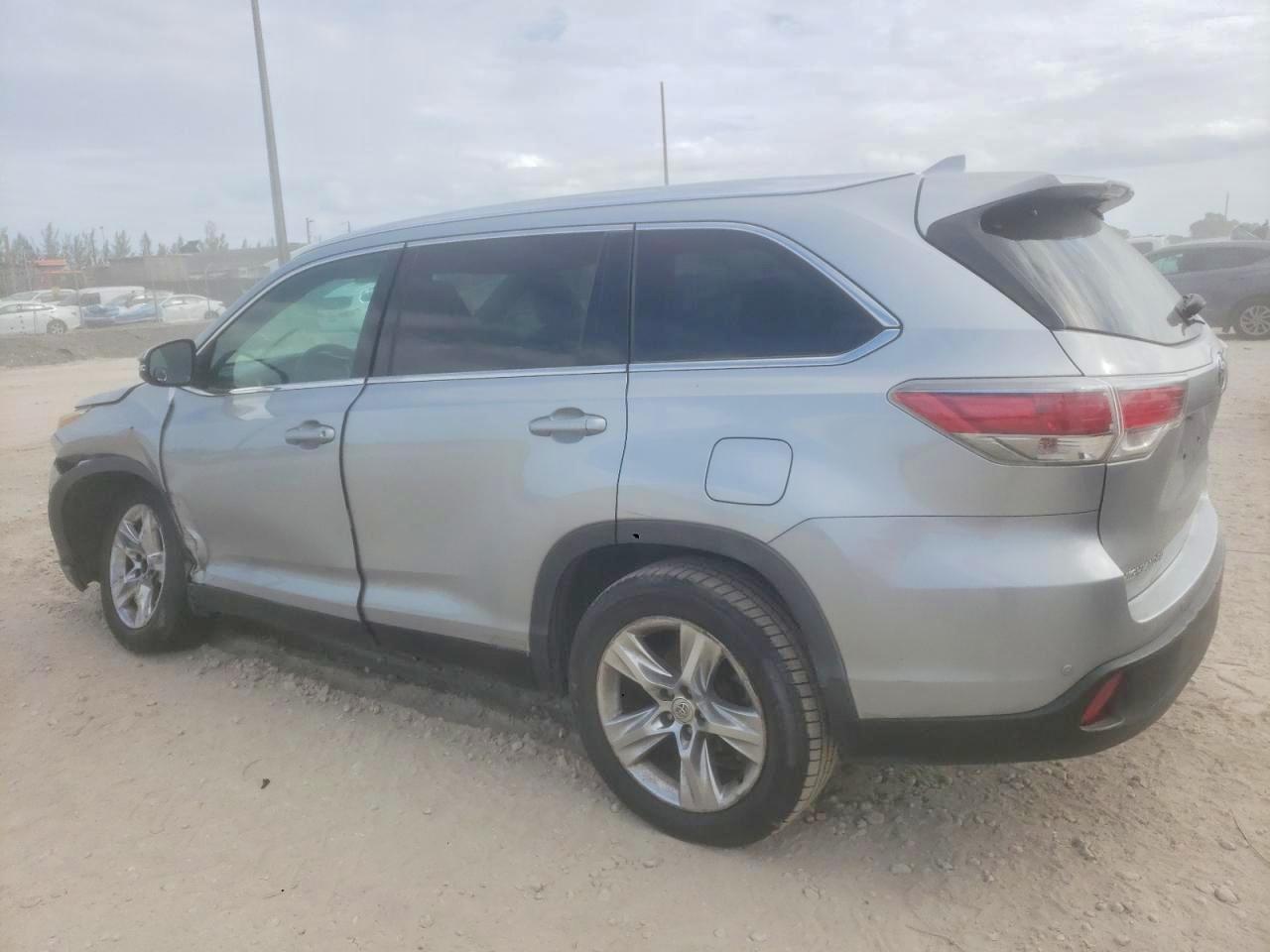 2015 TOYOTA HIGHLANDER