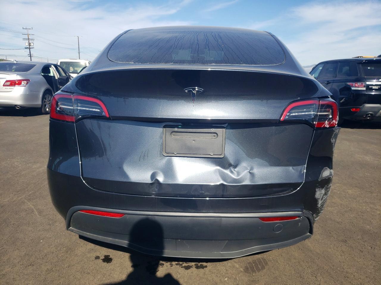 2024 TESLA MODEL Y