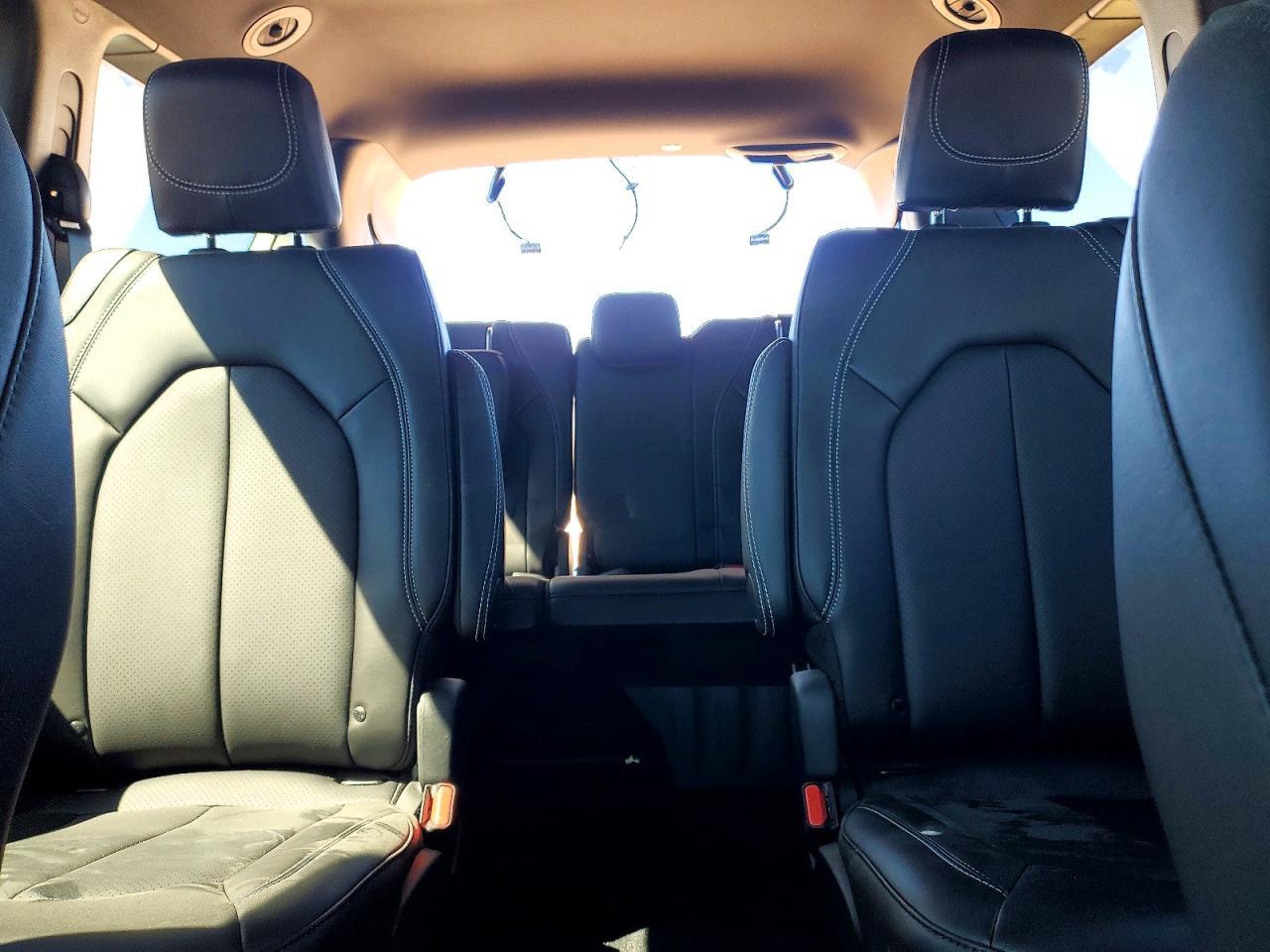 2025 CHRYSLER Voyager