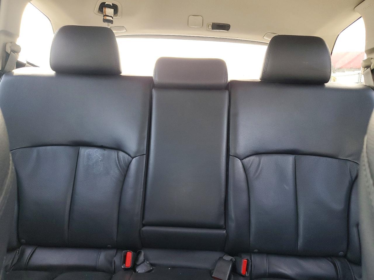 2011 SUBARU Outback