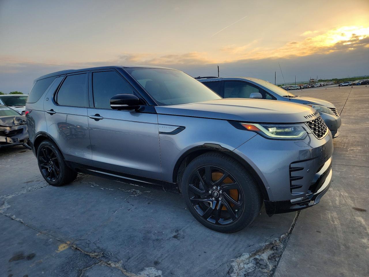 2023 LAND ROVER Discovery