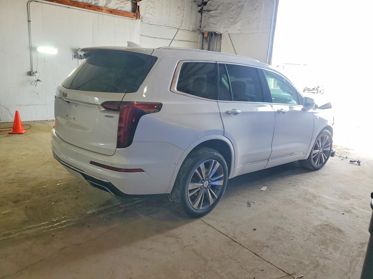 2020 Cadi Xt6