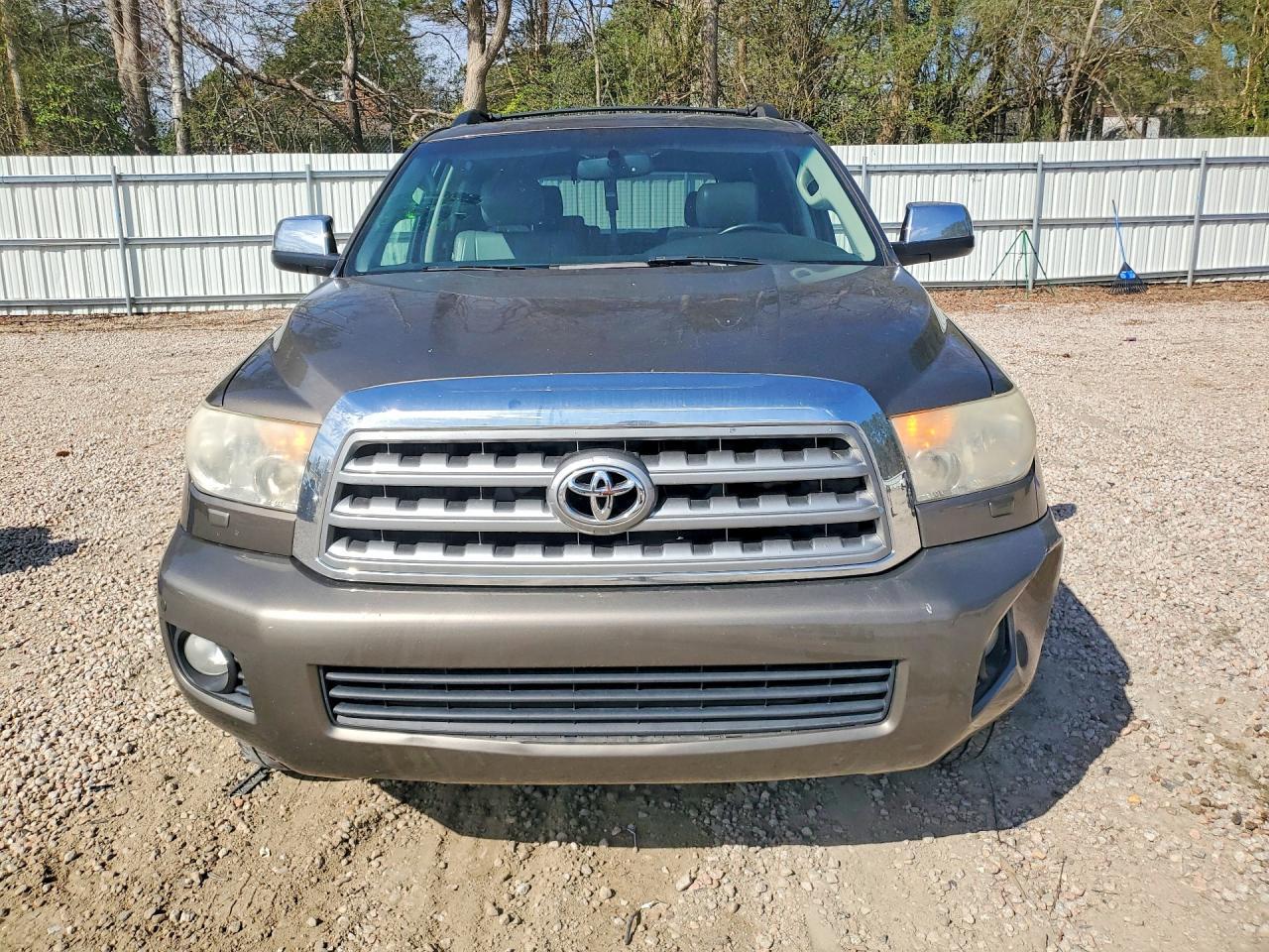2010 TOYOTA Sequoia