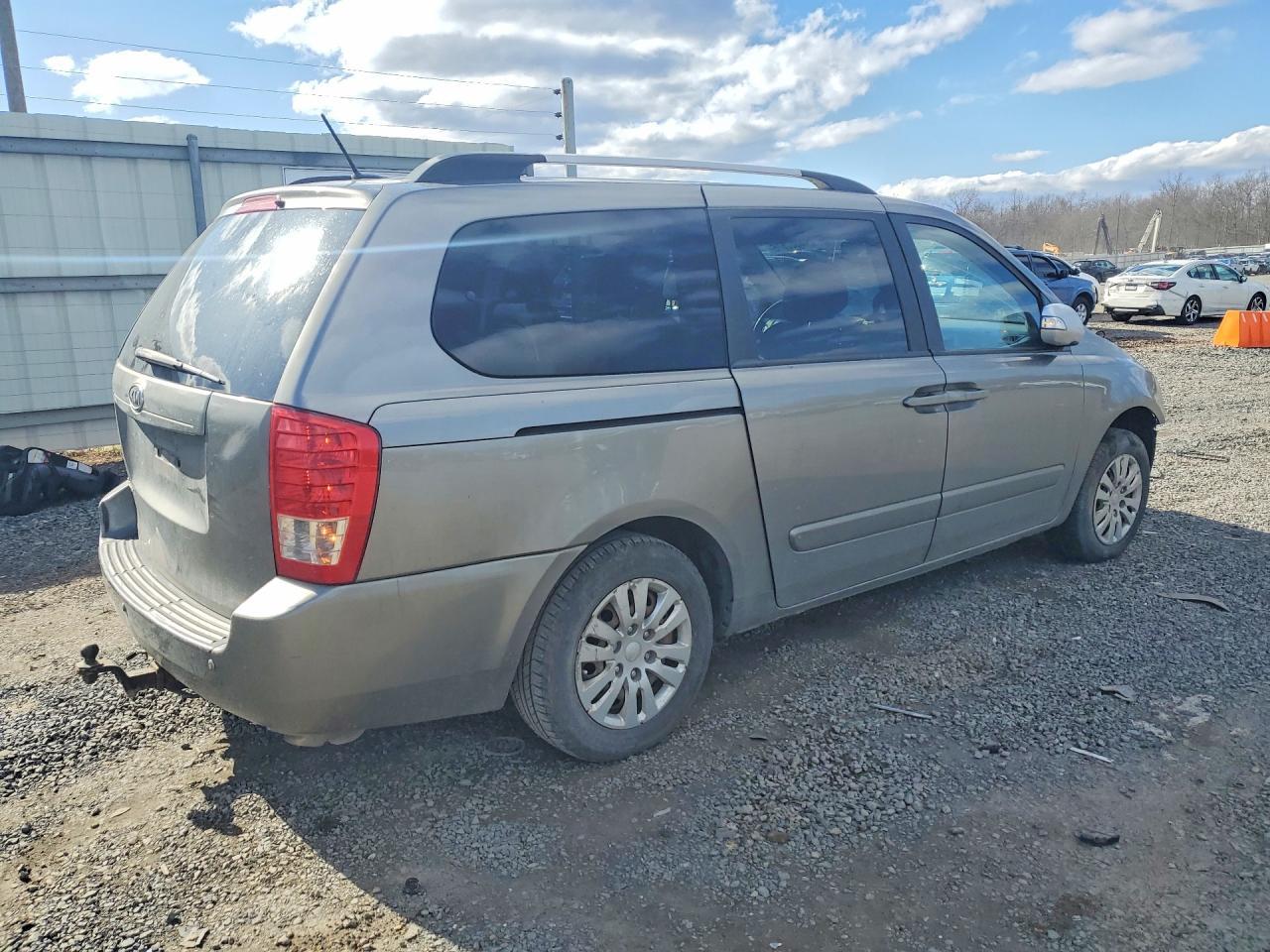 2012 KIA SEDONA