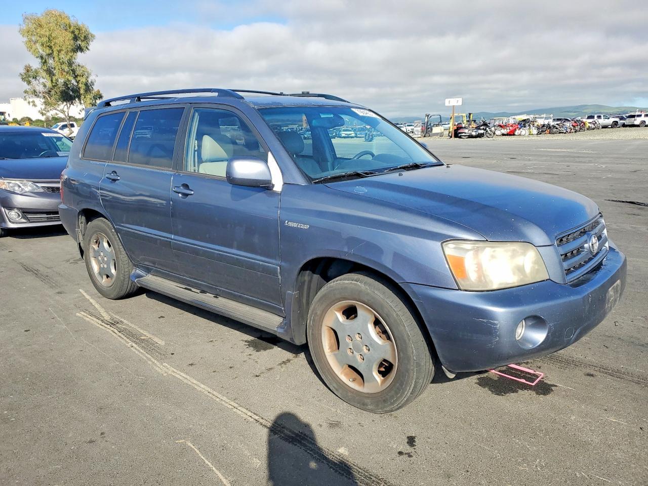 2005 TOYOTA HIGHLANDER