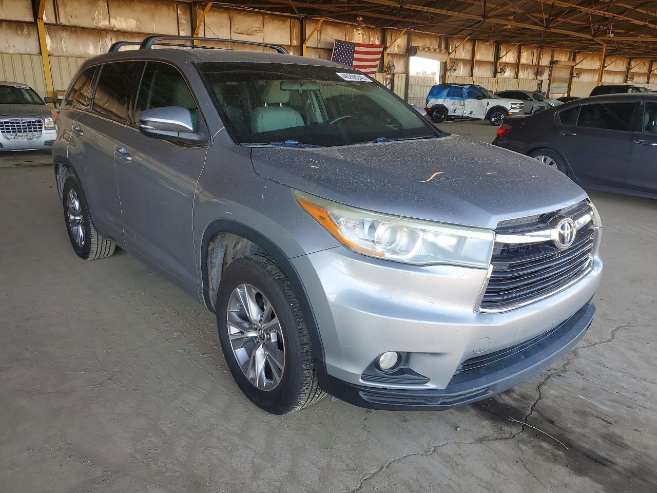 2016 TOYOTA HIGHLANDER