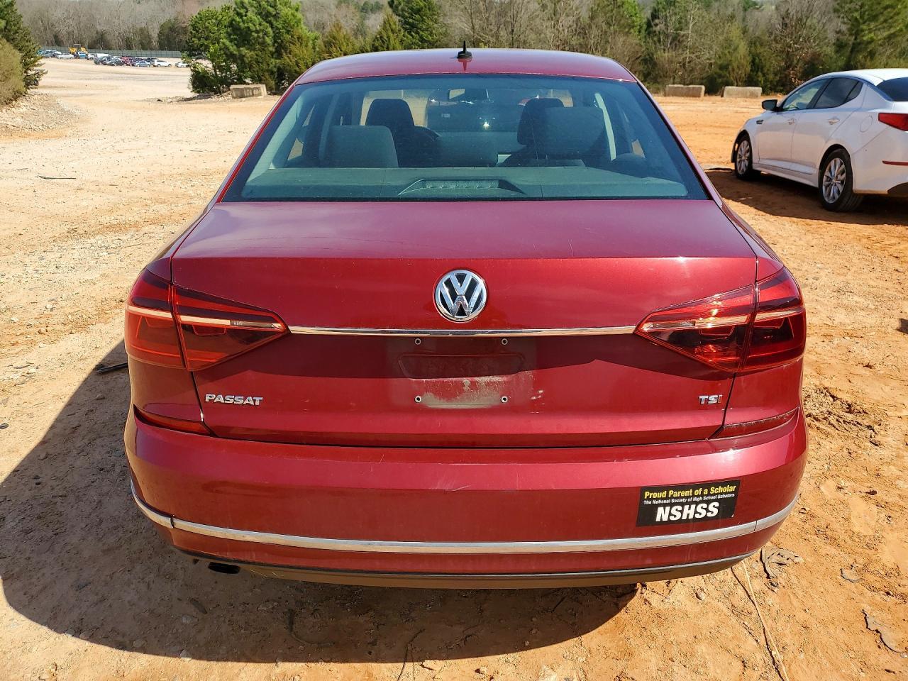 2017 VOLKSWAGEN Passat