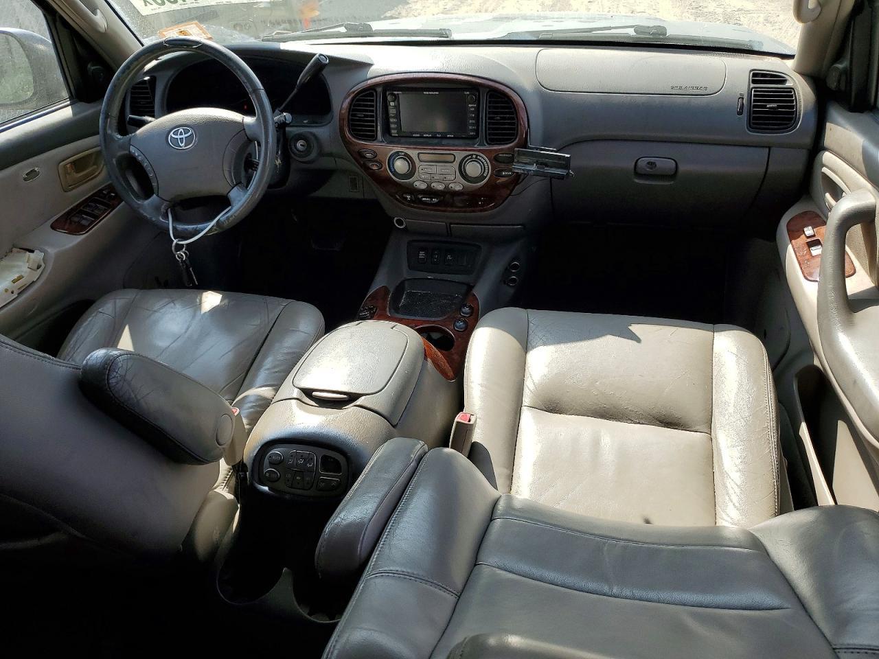 2005 TOYOTA Sequoia