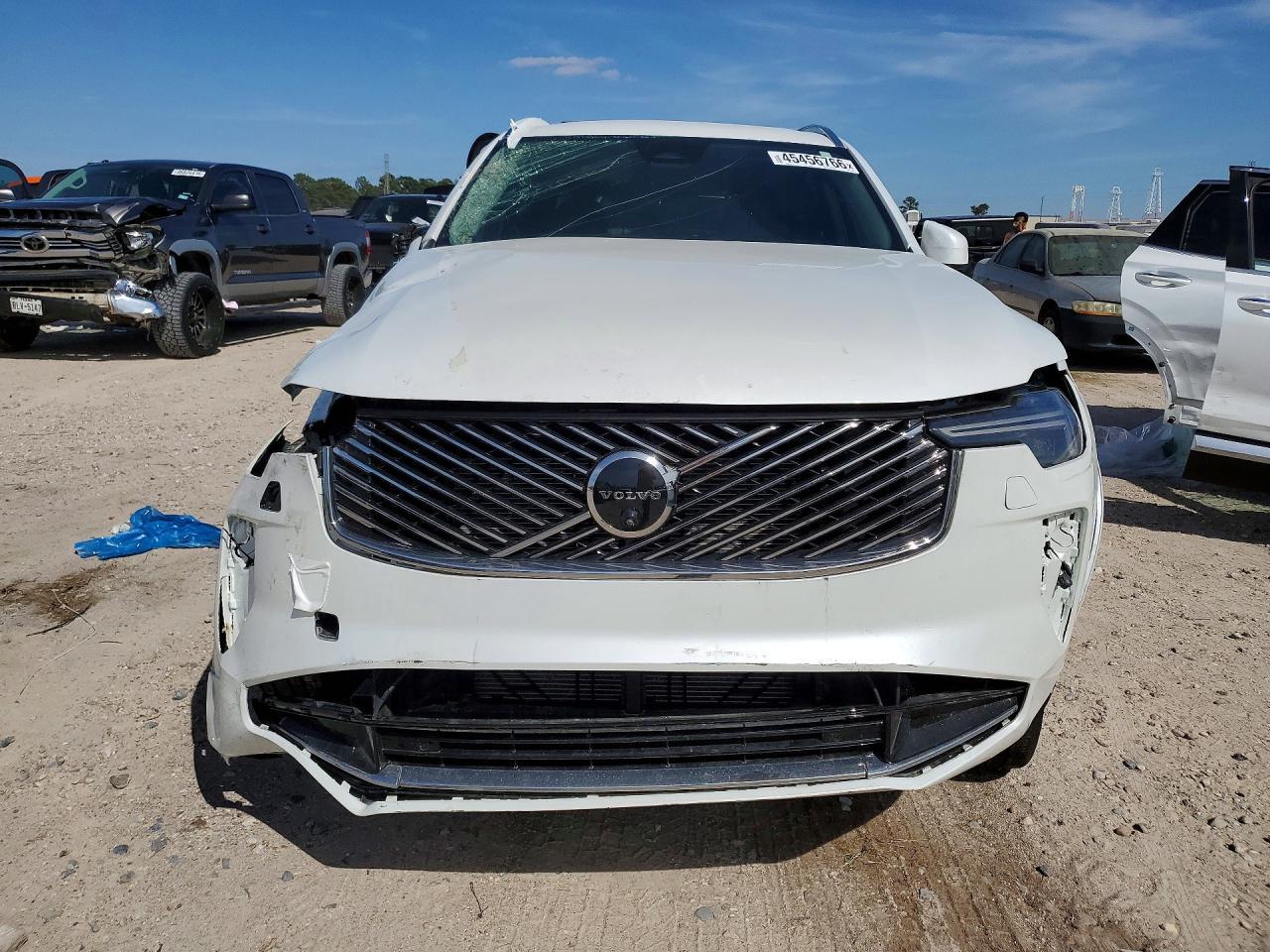 2025 VOLVO XC90