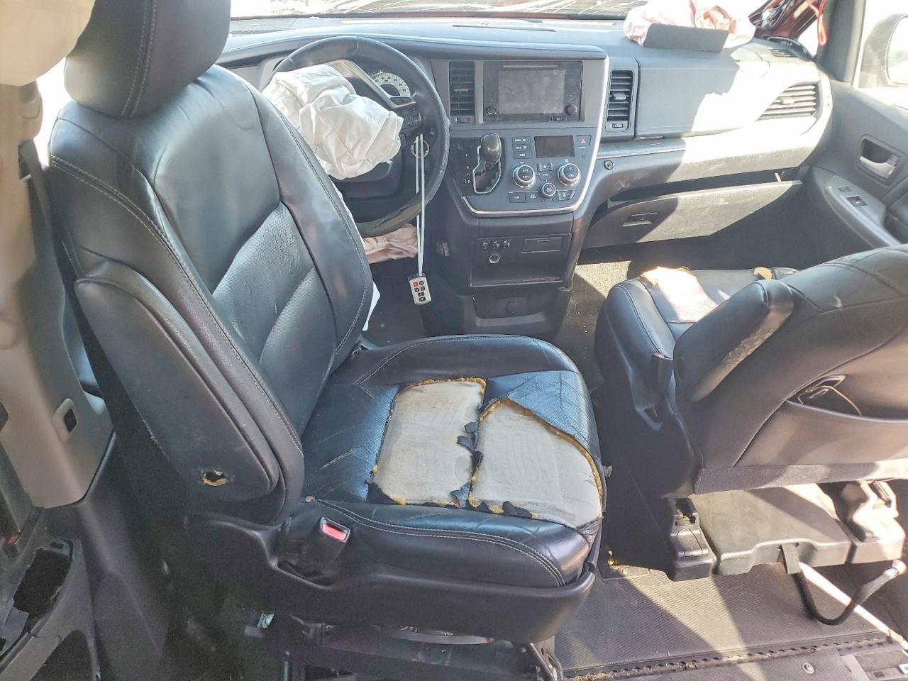 2015 TOYOTA SIENNA