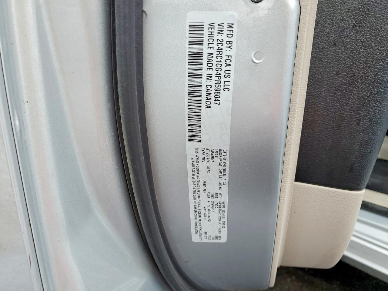 2023 CHRYSLER Voyager