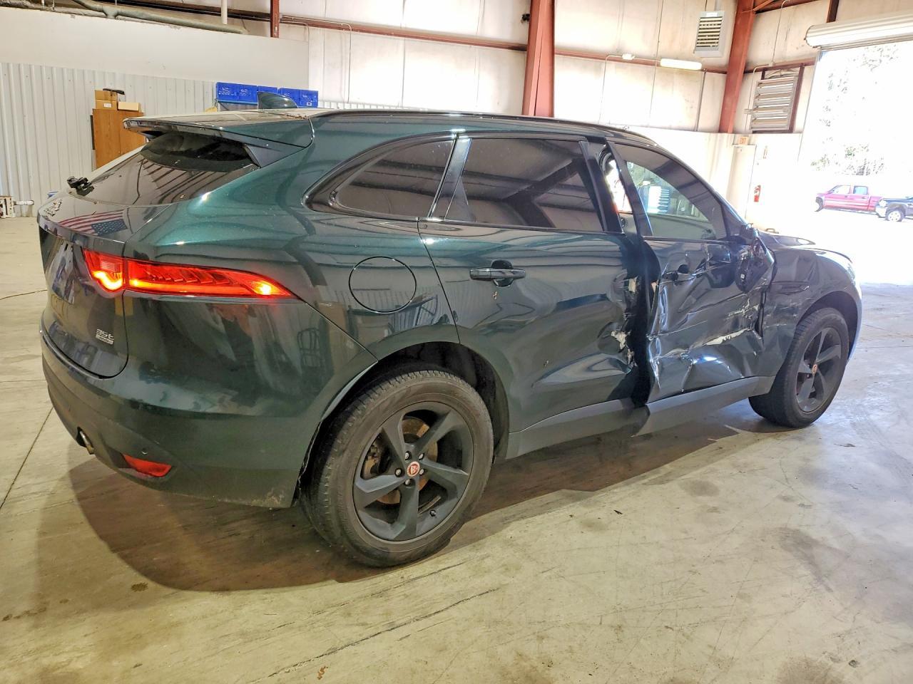 2017 JAGUAR F-Pace