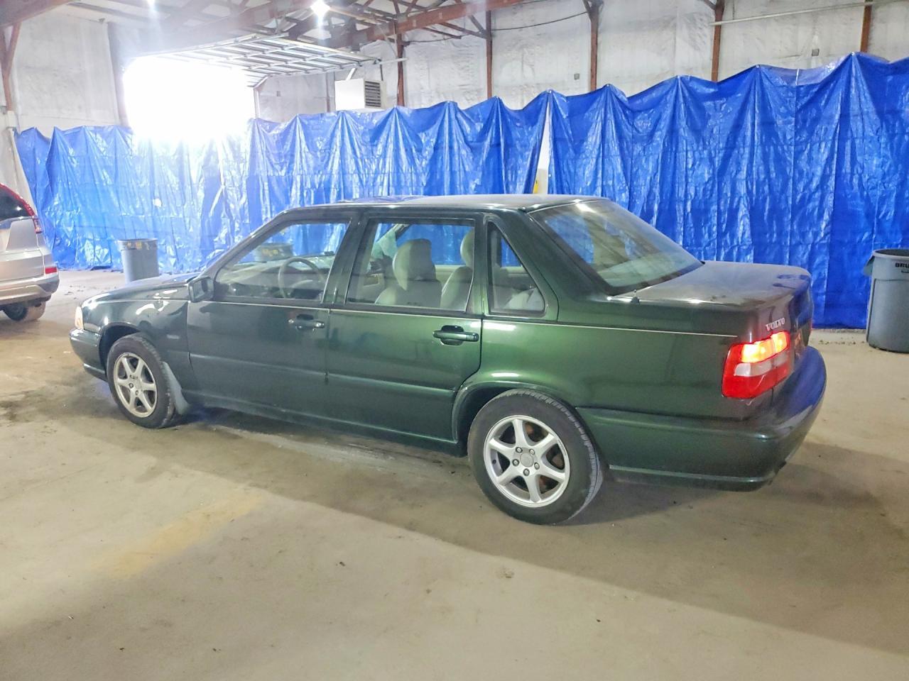 1998 VOLVO S70