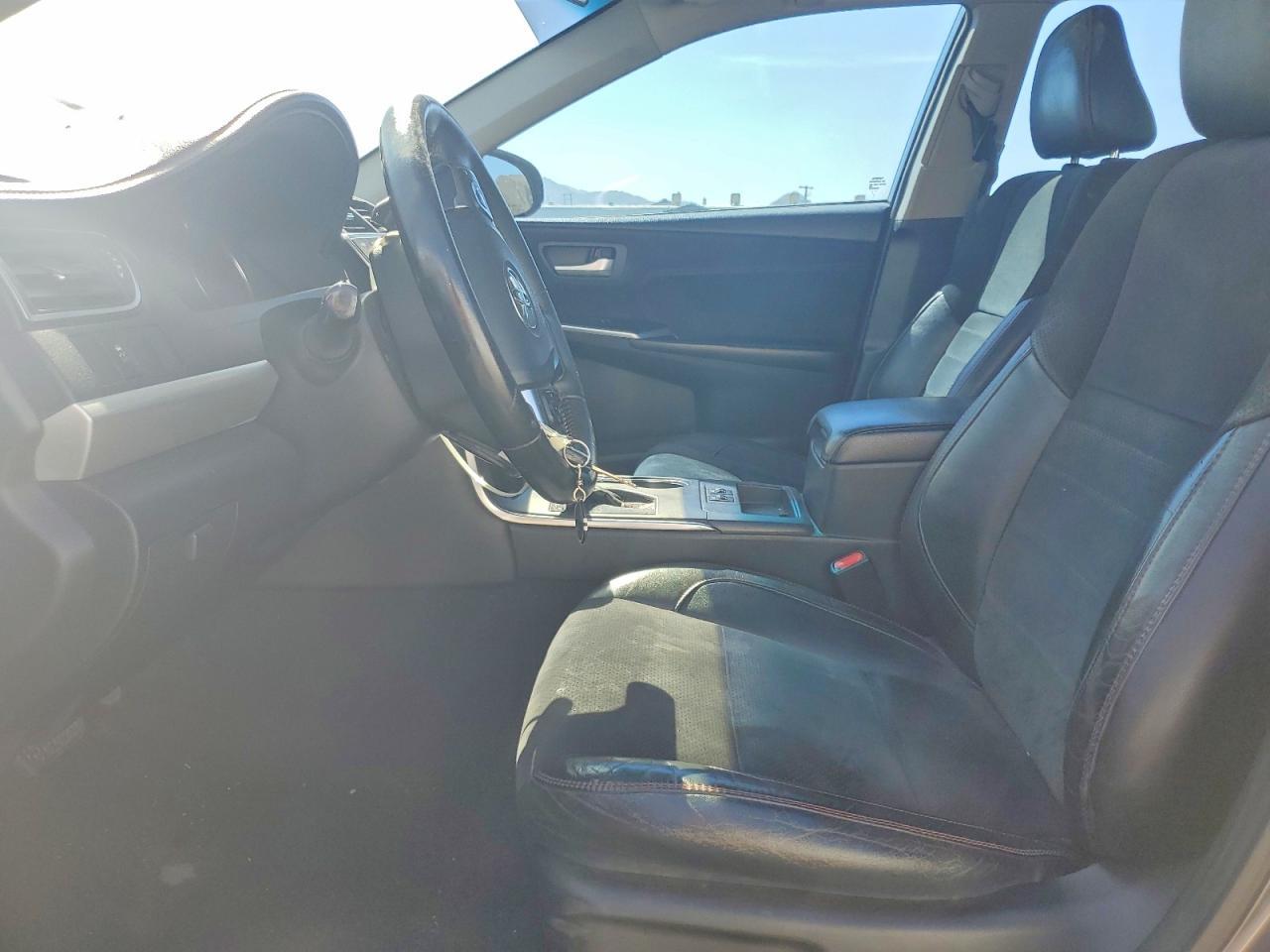 2016 TOYOTA CAMRY