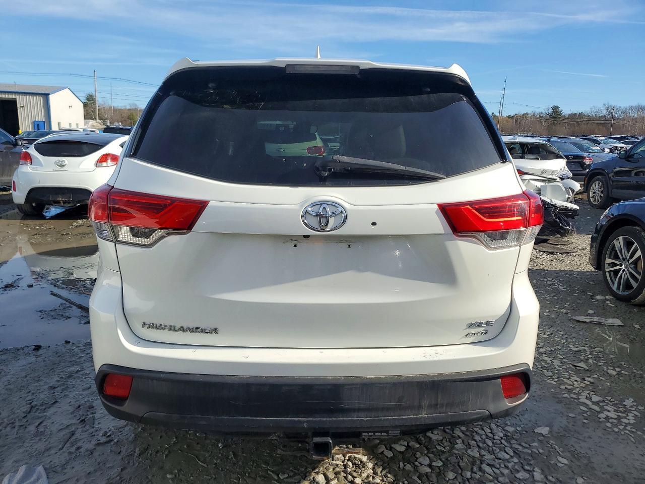 2017 TOYOTA HIGHLANDER