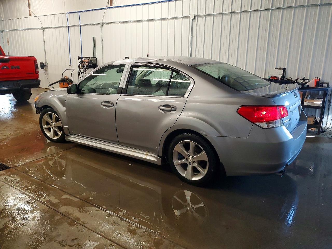 2010 SUBARU Legacy
