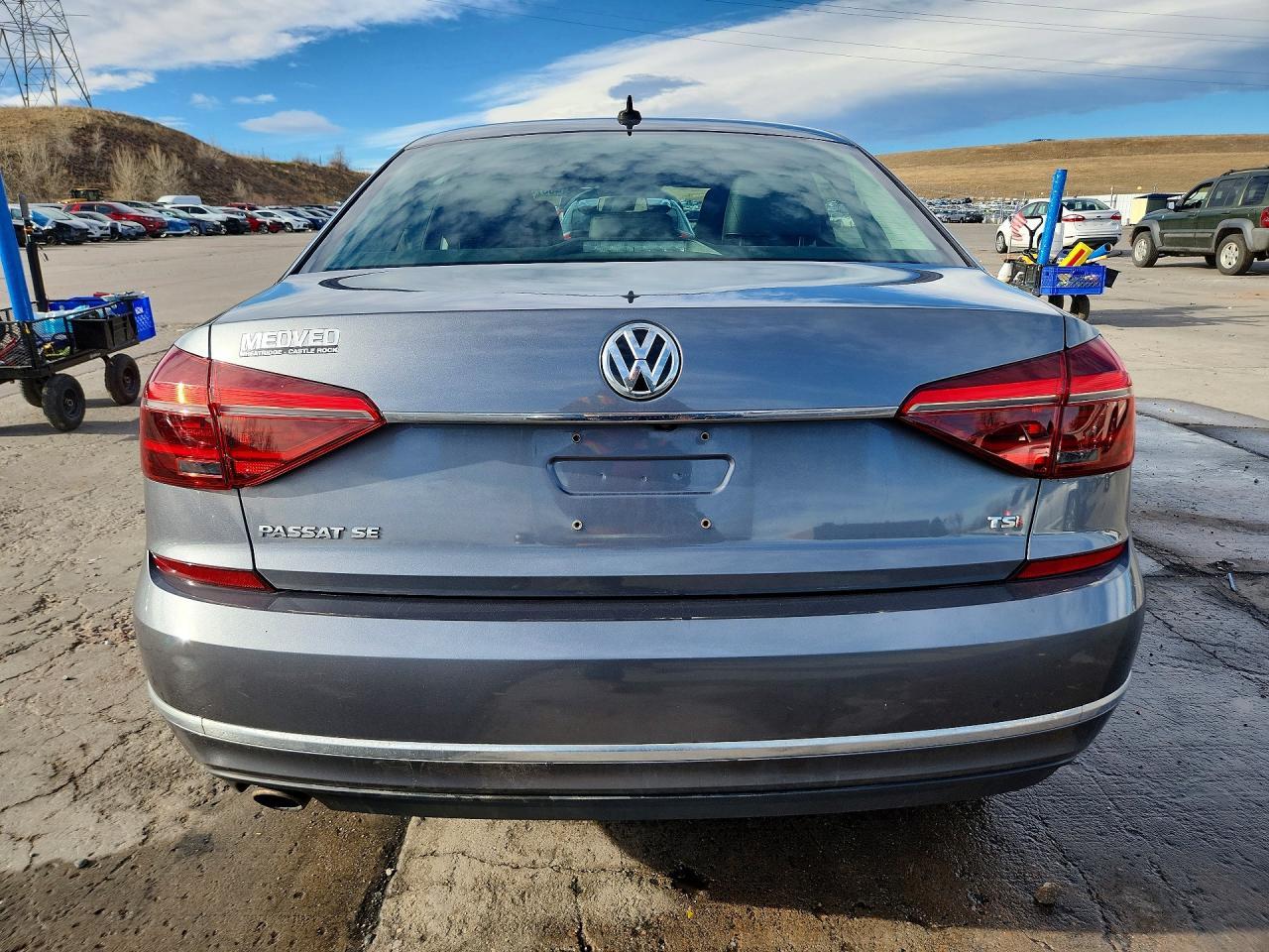 2017 VOLKSWAGEN Passat