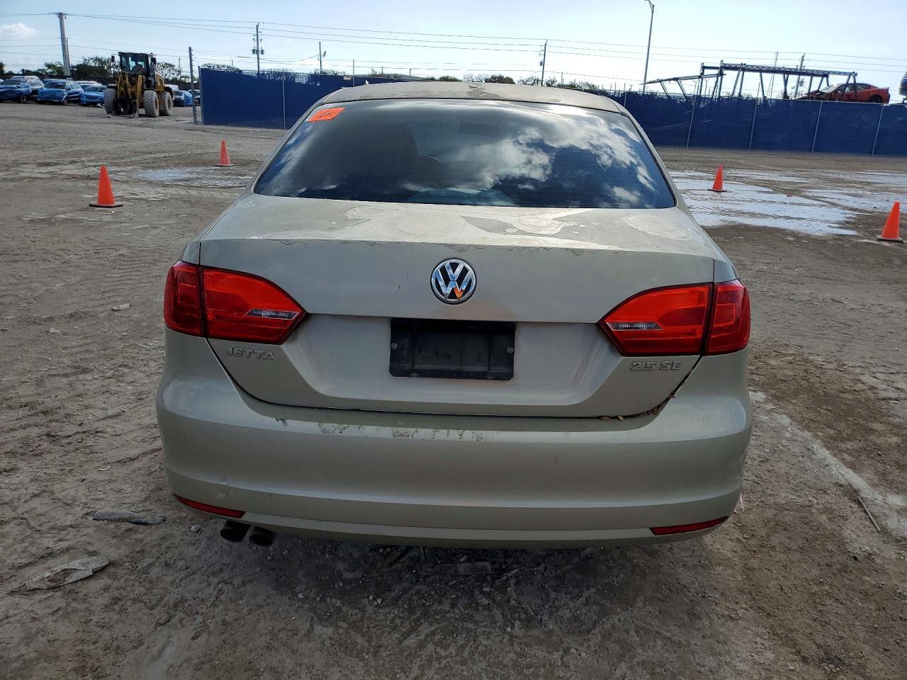 2013 VOLKSWAGEN JETTA
