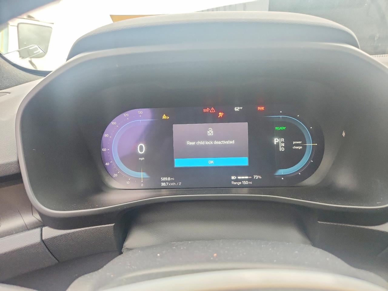 2022 VOLVO C40