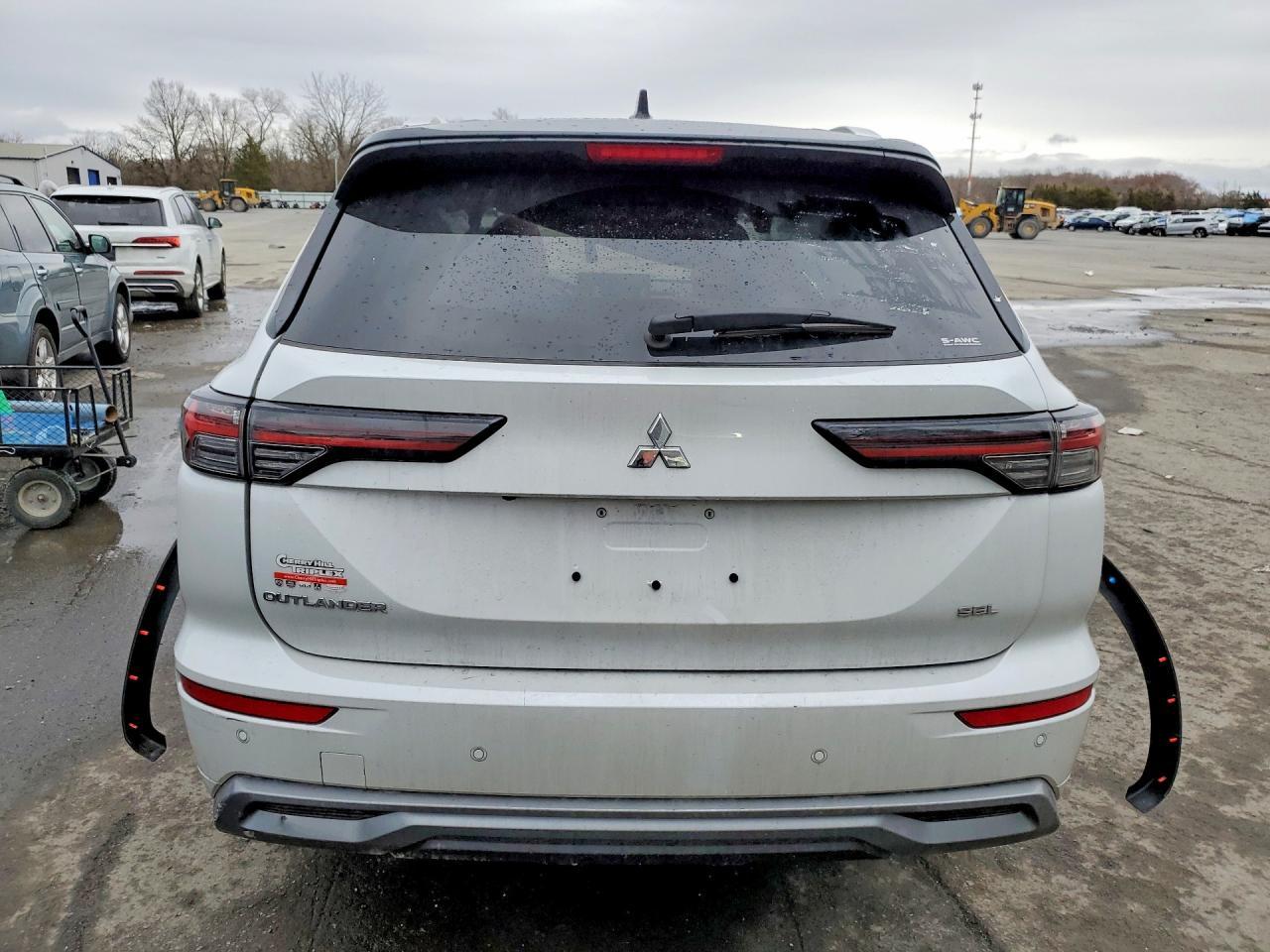 2025 MITSUBISHI outlander