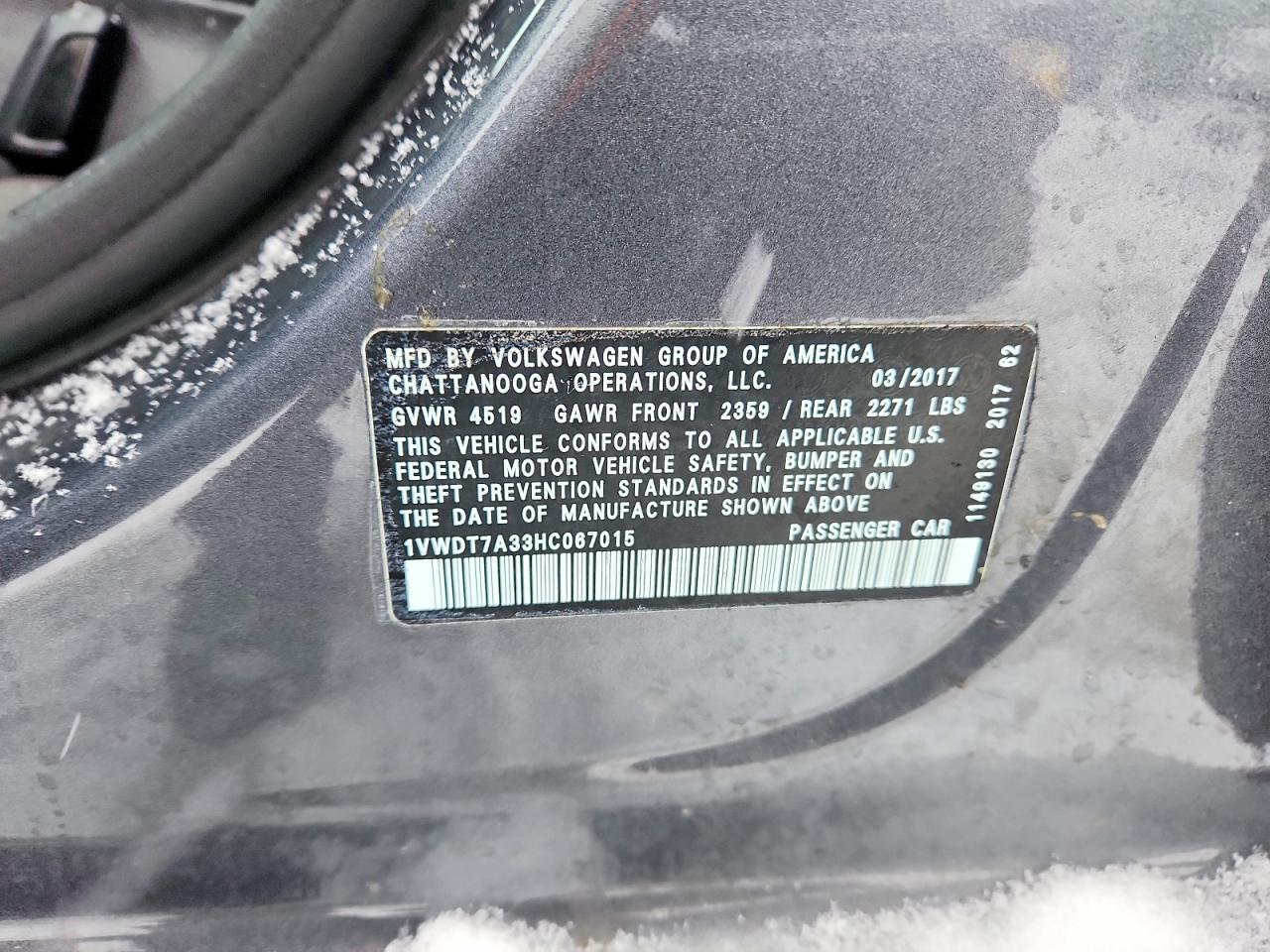 2017 VOLKSWAGEN Passat
