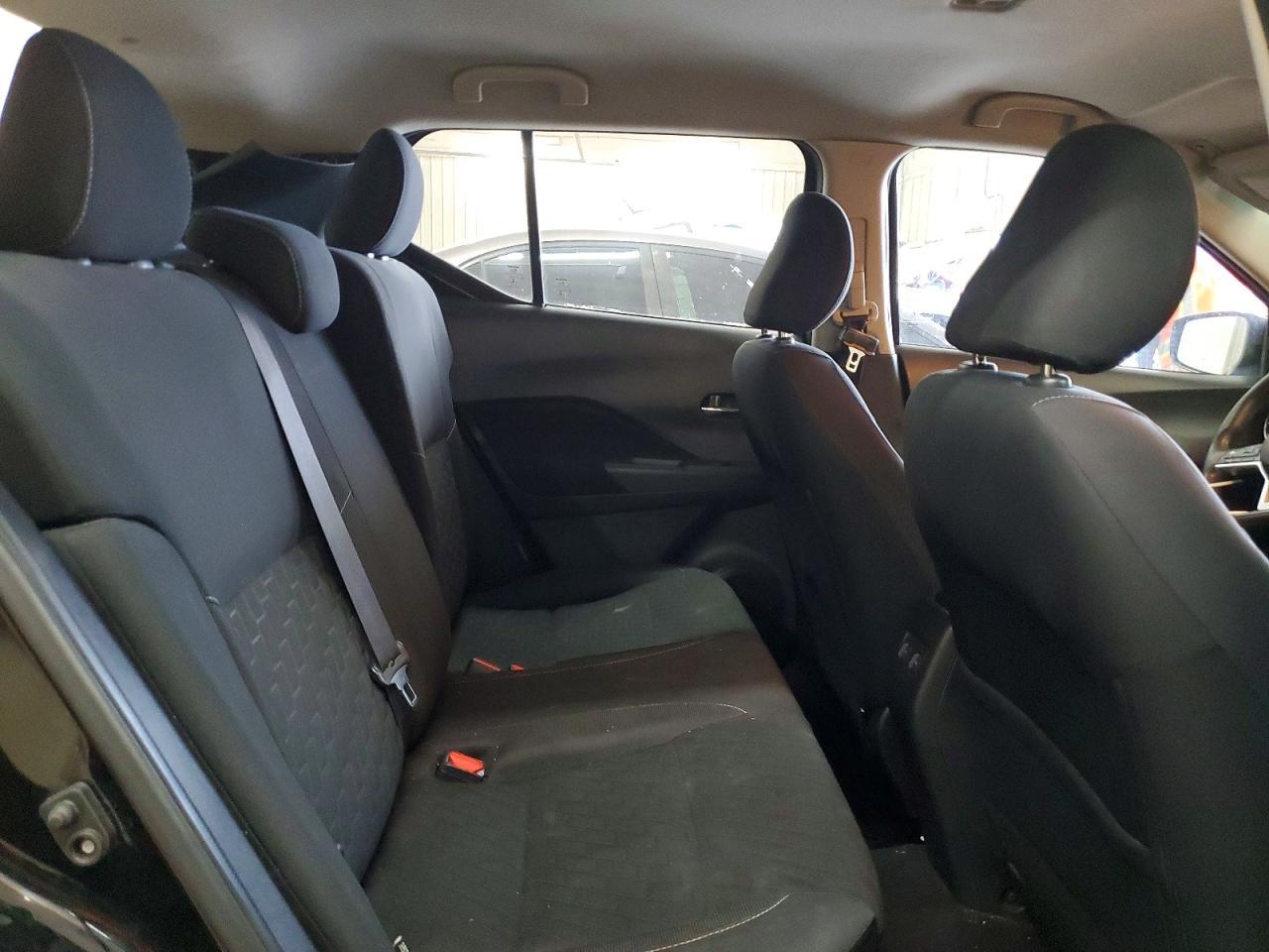 2021 NISSAN KICKS