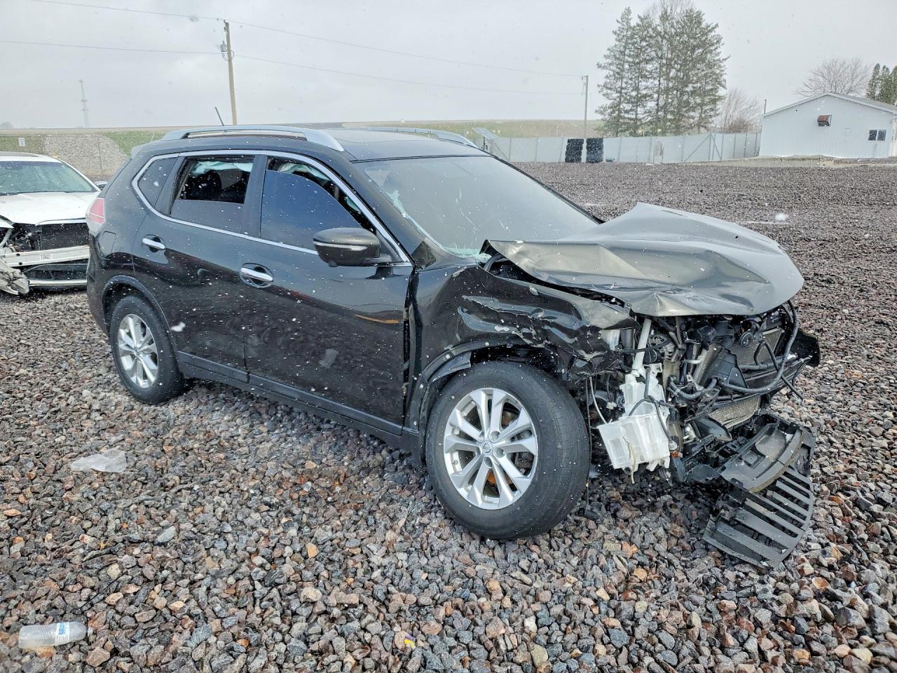 2015 NISSAN ROGUE