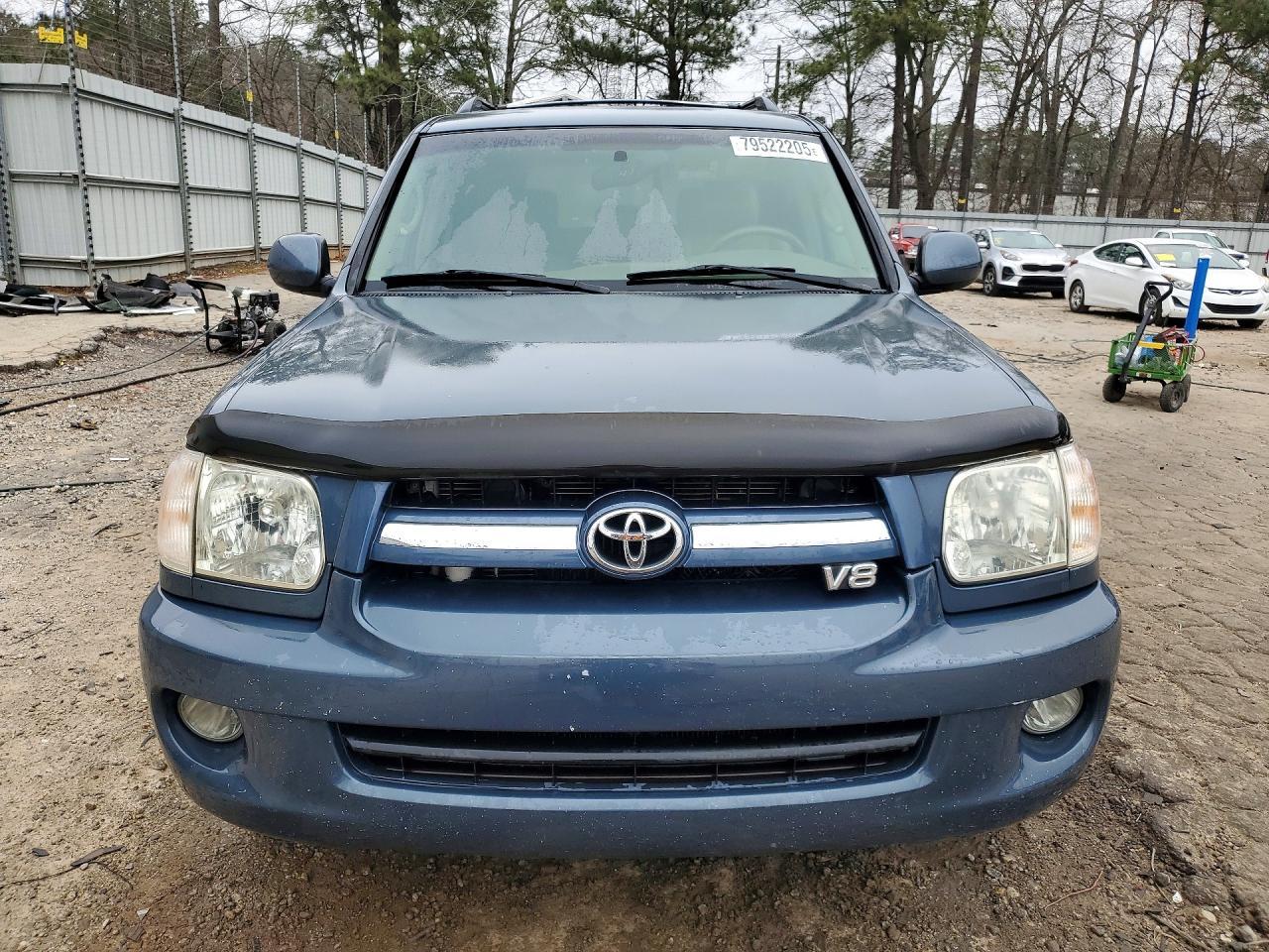 2005 TOYOTA Sequoia