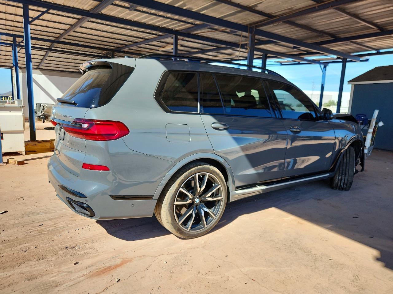 2022 BMW X7