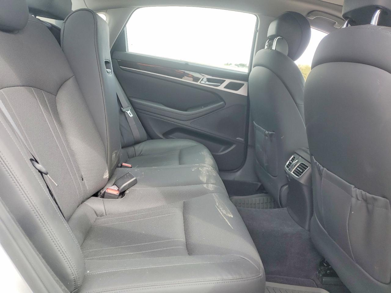2017 GENESIS G80