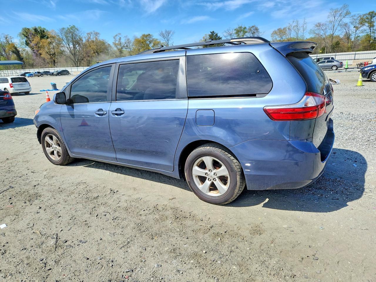 2015 TOYOTA SIENNA