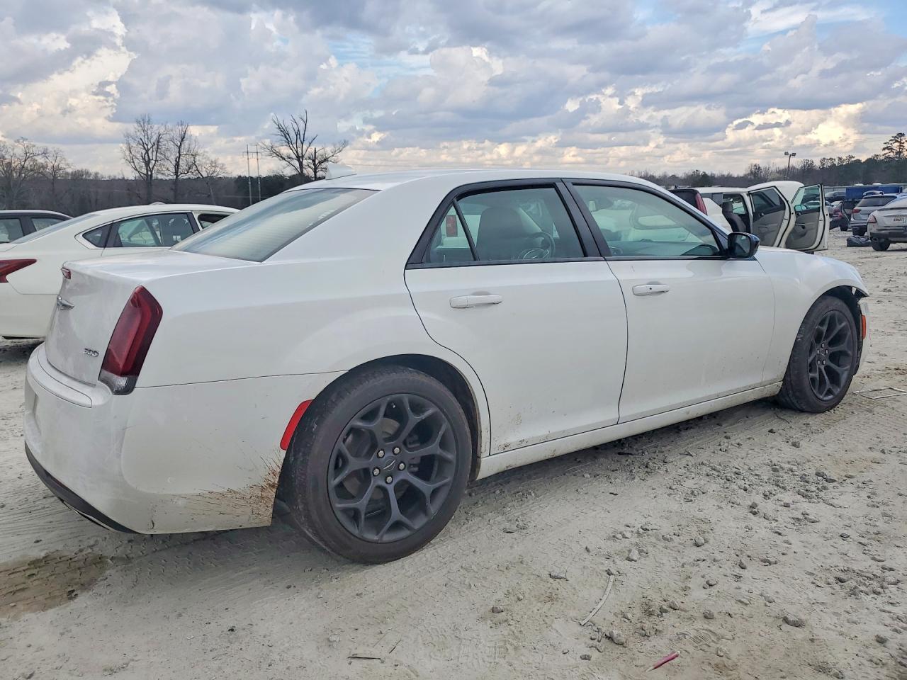 2019 CHRYSLER 300