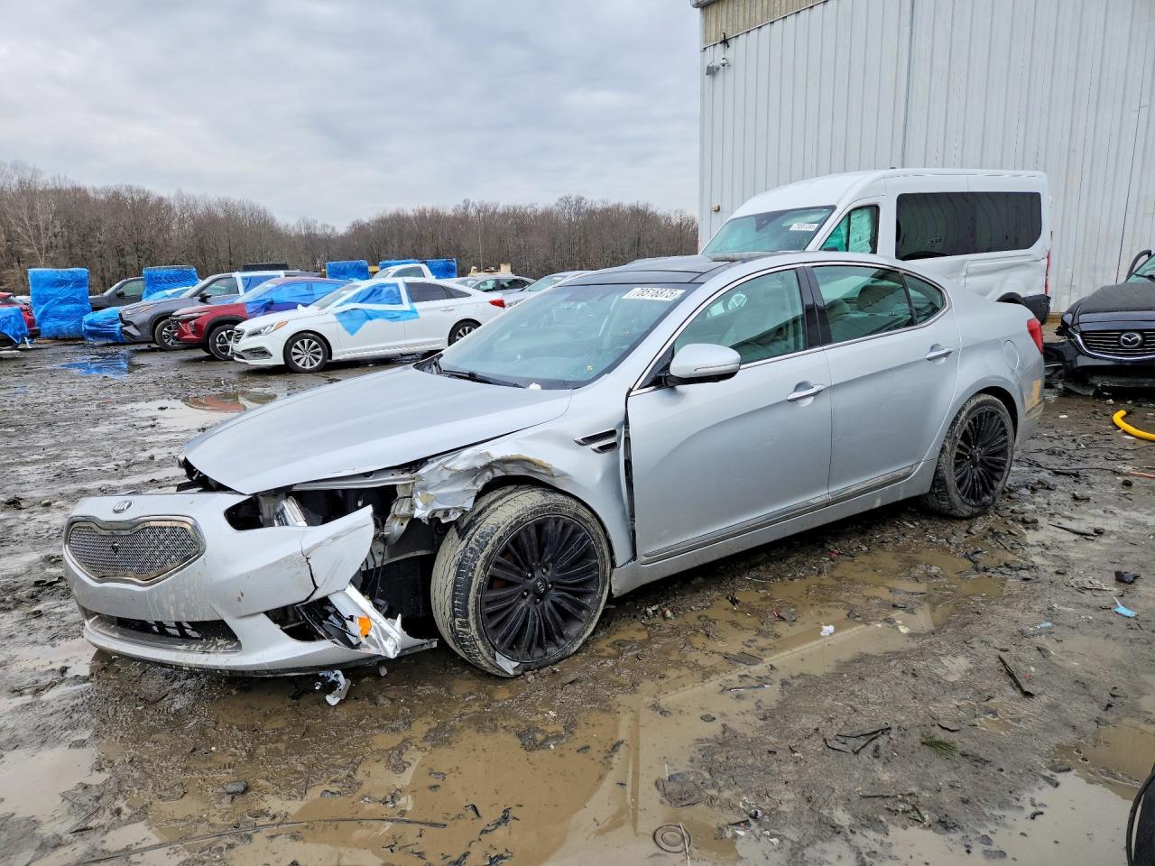 2016 KIA Cadenza