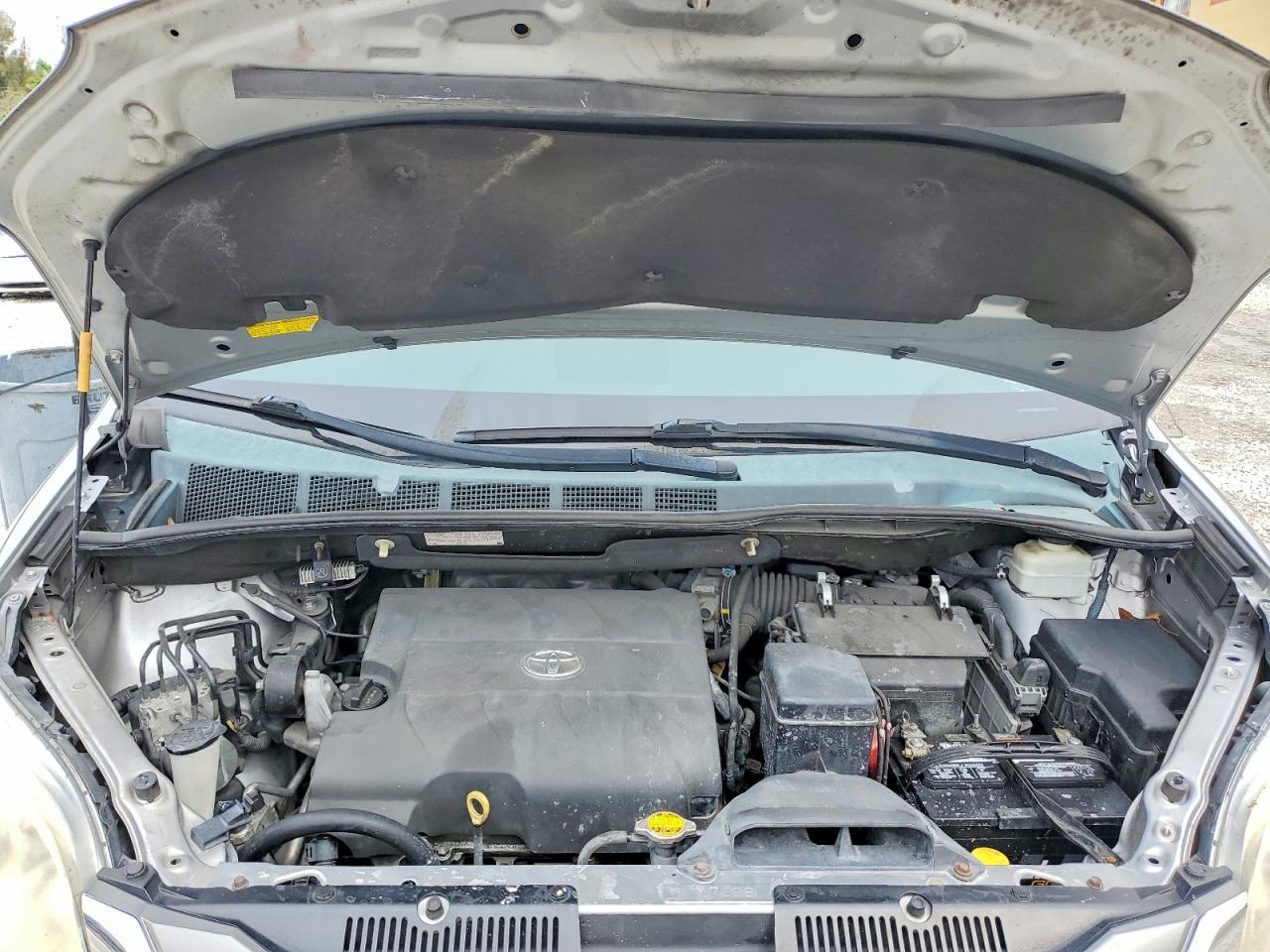 2013 TOYOTA SIENNA