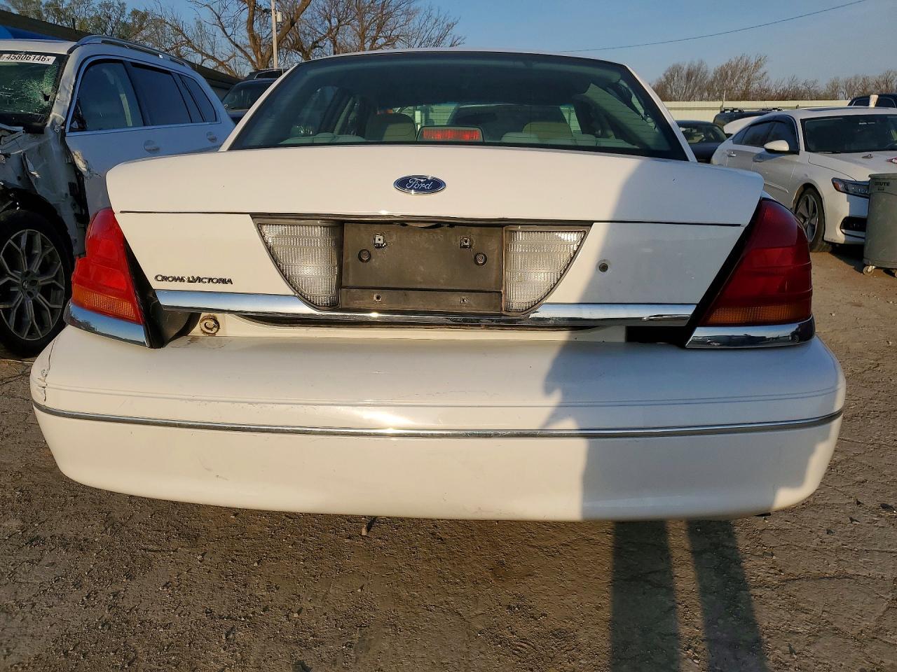 2003 FORD Crown Victoria