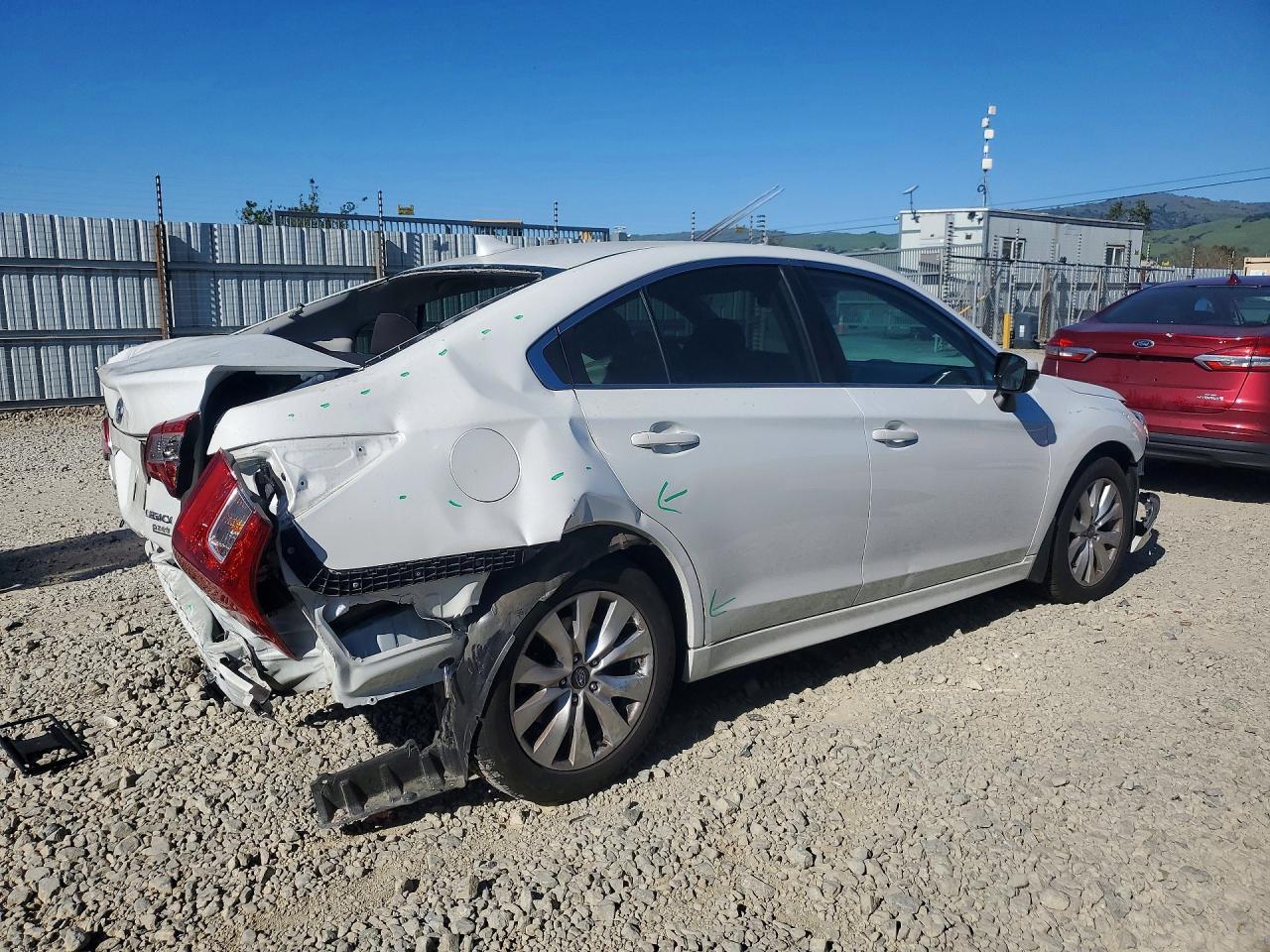 2017 SUBARU Legacy