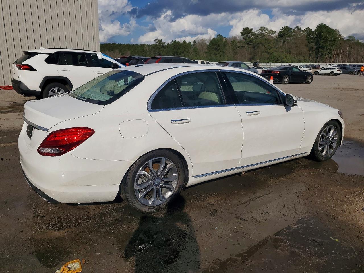 2016 MERCEDES-BENZ C-CLASS