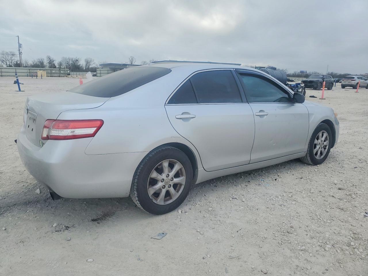 2011 TOYOTA CAMRY